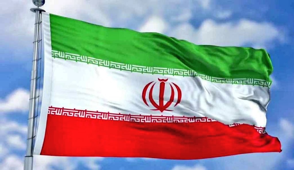 این پرچم نماد کشورمه و تقریبا تمام دنیا به رسمیت می‌شناسنش لذا توهین به این بیرق مخصوصا توسط ایرانیان مساوی با توهین به ایرانه و باید با شدیدترین قوانین باهاشون برخورد بشه.

پ.ن: دل منم از نا عدالتی‌ها و تبعیض‌ها پره ولی دلیلی دال بر بی احترامی به پرچم کشورم نمی‌بینم. 
#ازحق_بگو
