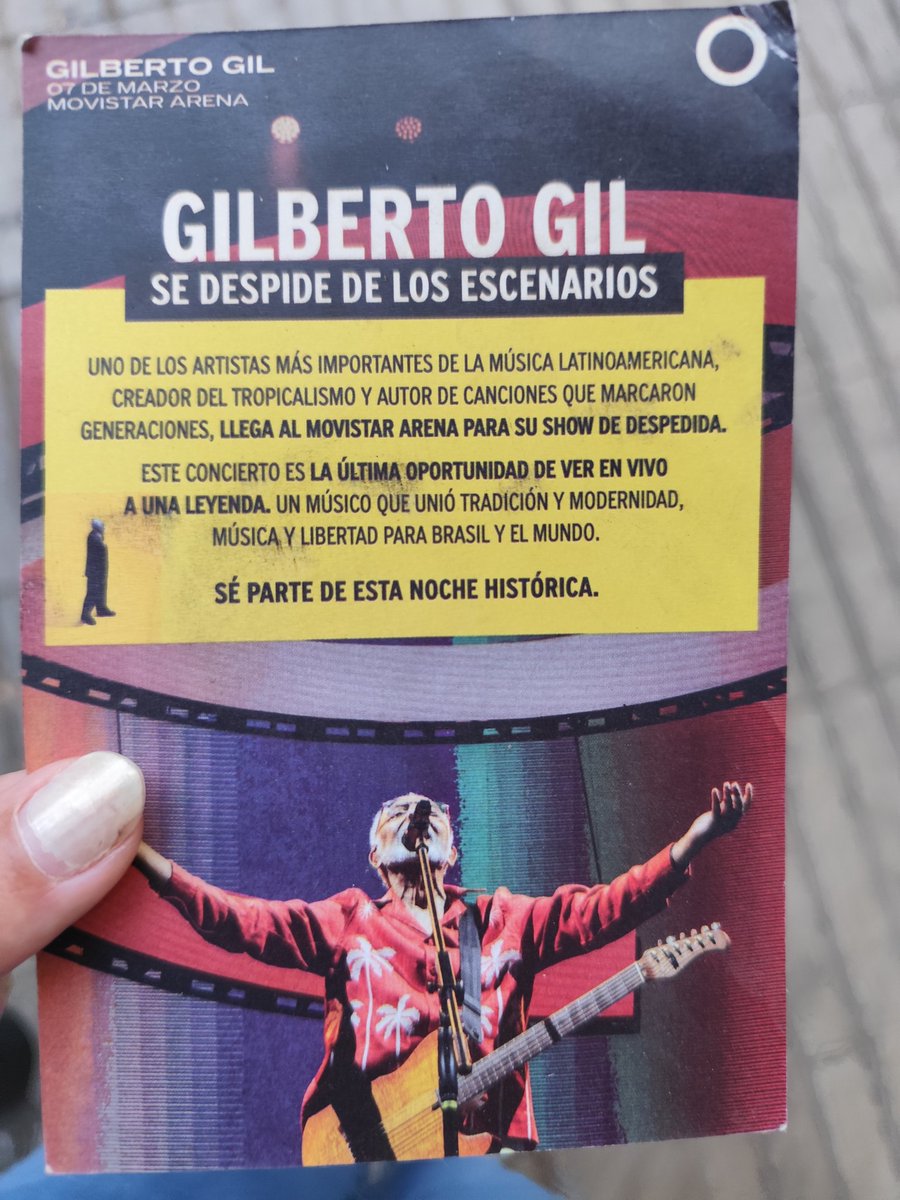 Estaba en el paradero de la micro y me encontré con este flyer 🥹 obvio ya tengo mi entrada listísima hace rato 🥰