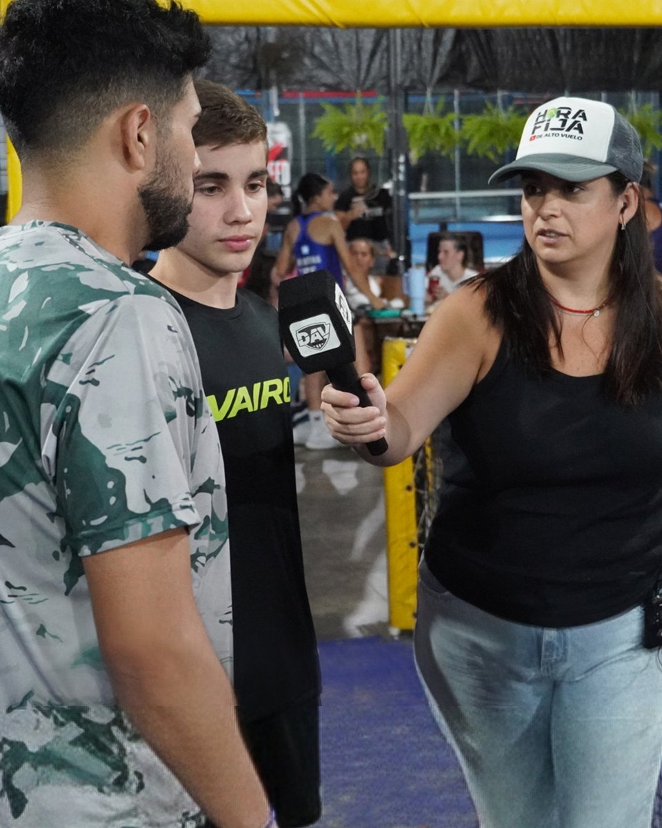 padelvairo's tweet photo. Matías Verón dijo presente en una exhibición en X3 Pádel Posadas, con transmisión en vivo de De Alto Vuelo 🎾📸
Orgullosos de verlo representar al #VairoTeam en cancha 💪
#VairoPadel #Padel #PadelArgentino #PadelExhibición https://t.co/nHD8BXP6sH