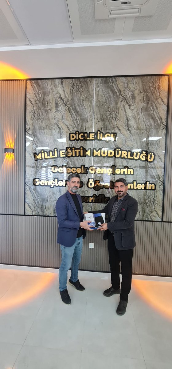 Ramzan ayı muhabbetiyle üye ziyareti ve hediye takdimleri yapmaya devam ediyoruz...
📍 Cumhuriyet ilkoku
📍Dicle Anaokulu 
📍Dicle İlçe Milli Eğitim Müdürlüğü 
📍Dicle Öğretmenevi ve ASO
<a href="/EgitimBirSen/">Eğitim-Bir-Sen</a>
<a href="/ebsdiyarbakir1/">EBS Diyarbakır 1</a>
<a href="/_aliyalcin_/">Ali YALÇIN</a>