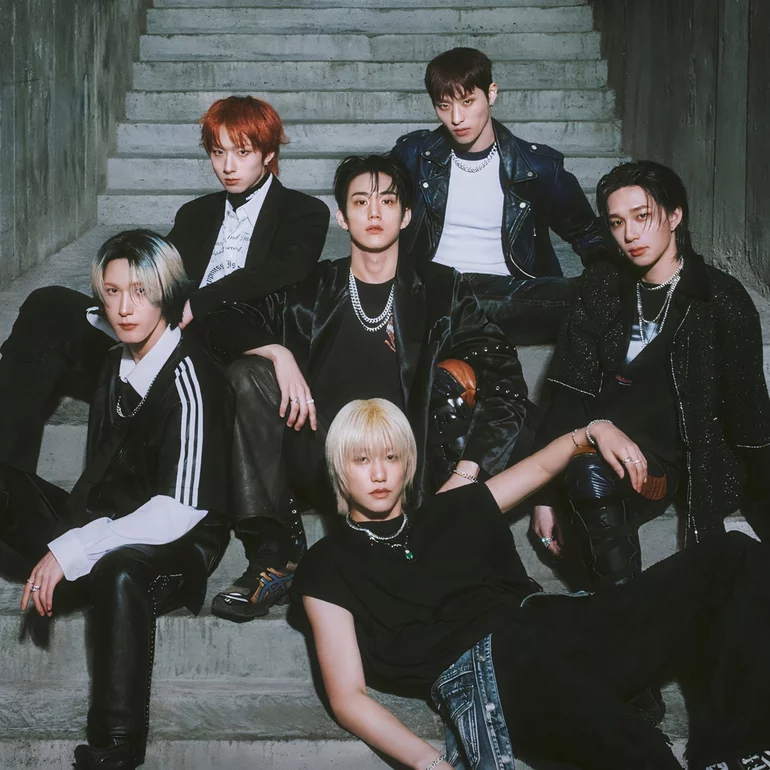 kchartsmaster's tweet photo. P1Harmony announces their comeback with the release of the teaser "The Man Who Chases the Light; the Missing, Chased by the Light". Out on March 12th. https://t.co/ztebrthxTQ