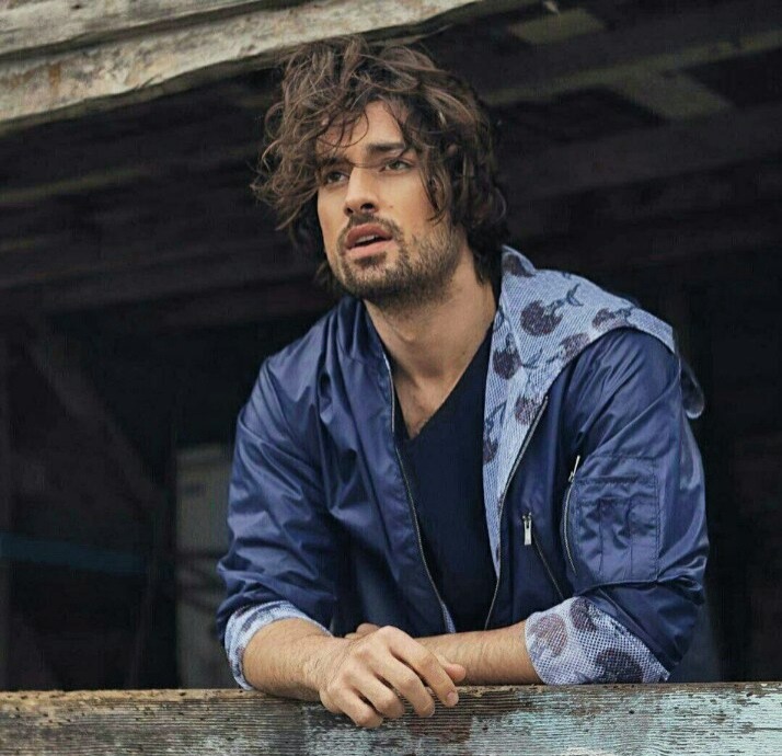 "Kelimelere değil, eylemlere inanırım" 🤌 Bu söz sevgili Alp'imize ait, hayranlarıyla gurur duyması için onu destekleyelim🫶
#AlpNavruz