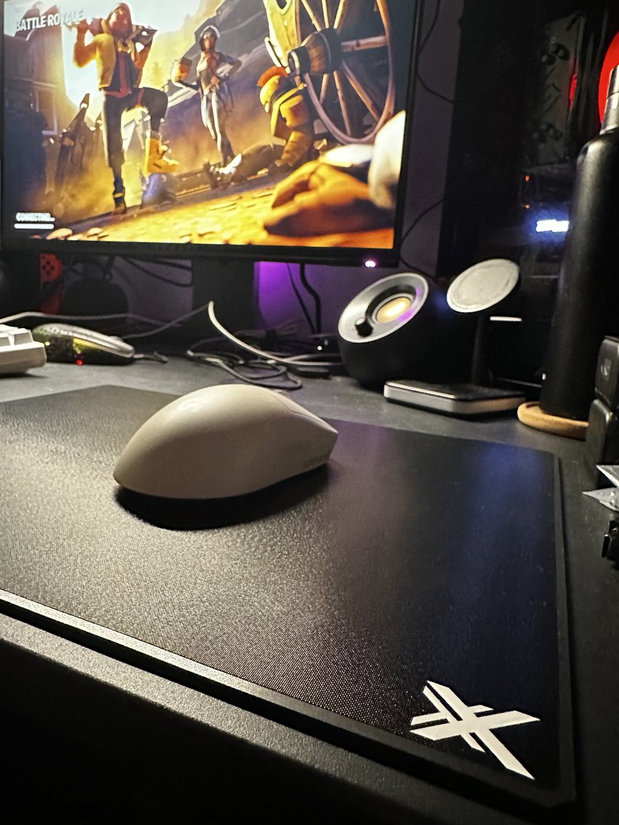 SagaTechgaming's tweet photo. Finally testing the @XTENGamingGear control pad. Review soon. https://t.co/OaG904nSCF
