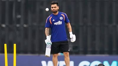 💔 Rinku Singh has rushed home from T20WC camp -
His father battles stage-4 liver cancer &amp; is now on ventilator support. In the toughest moment, Rinku chose family first.

Praying with all our hearts for Uncle ji's strength &amp; recovery. 
Stay strong, Rinku-we're with you.