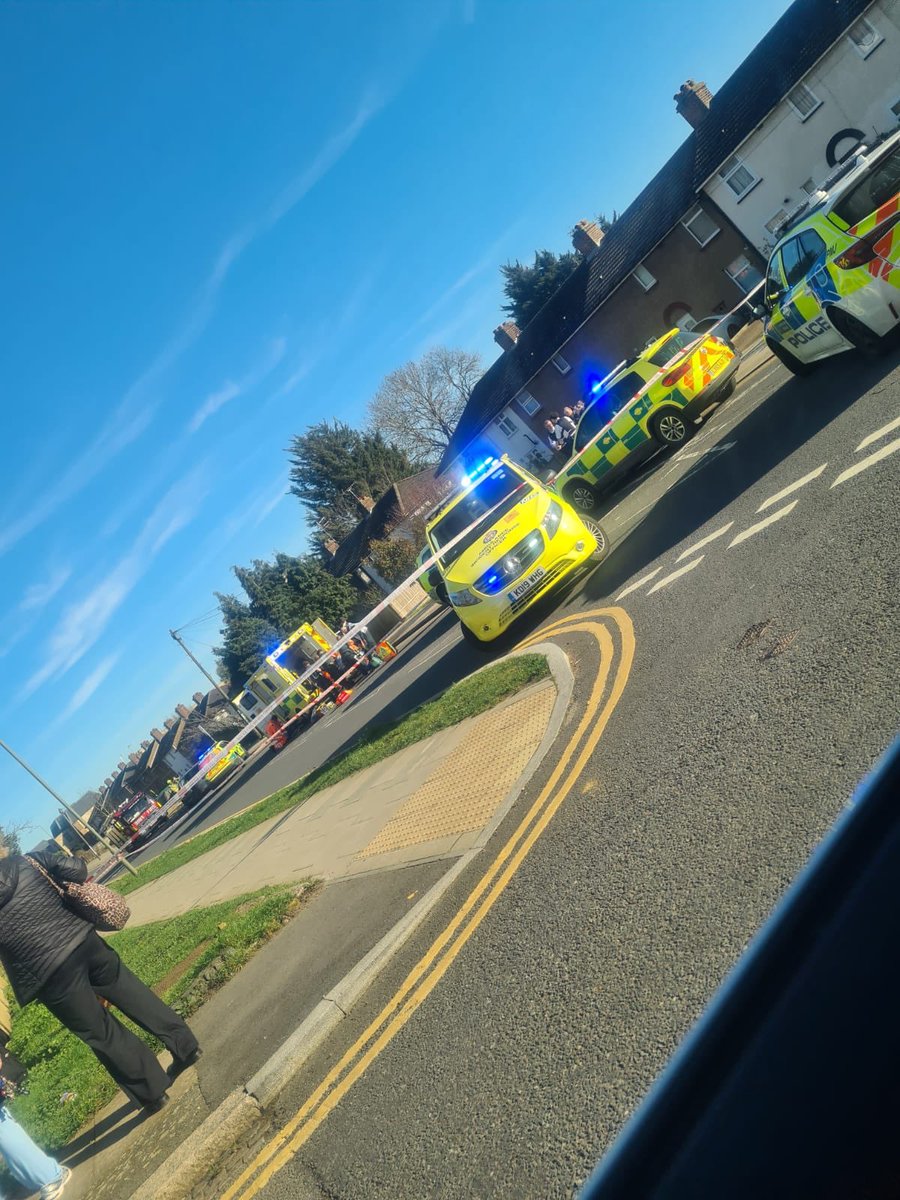 <a href="/_MrMustard/">Mr Mustard</a> <a href="/metpoliceuk/">Metropolitan Police</a> <a href="/MPSHighBarnet/">High Barnet Police</a> Mays Lane now.