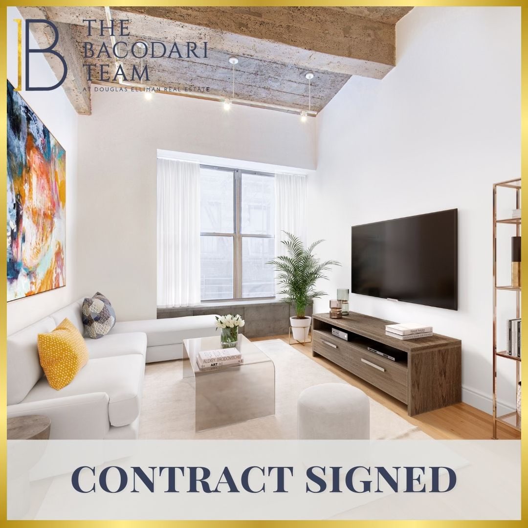 Bacodari's tweet photo. Contract Signed ✍️ | Midtown Loft Living

A rare 12-ft ceiling masterpiece is officially in contract.

Another exceptional property spoken for.

#MidtownManhattan #LoftLiving #NYCRealEstate #LuxuryRealEstate #BacodariTeam https://t.co/Rq5LLAMICM