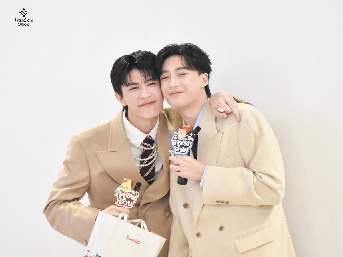 จุ่มแก้มมาเสริฟ์แล้วค้าบ~ ☺️👈🏻💖

SAVEFRANC WITH DOUBLO2

#Doublo2  #SaveFrancLiftingStandard  #TheNewLiftingStandard