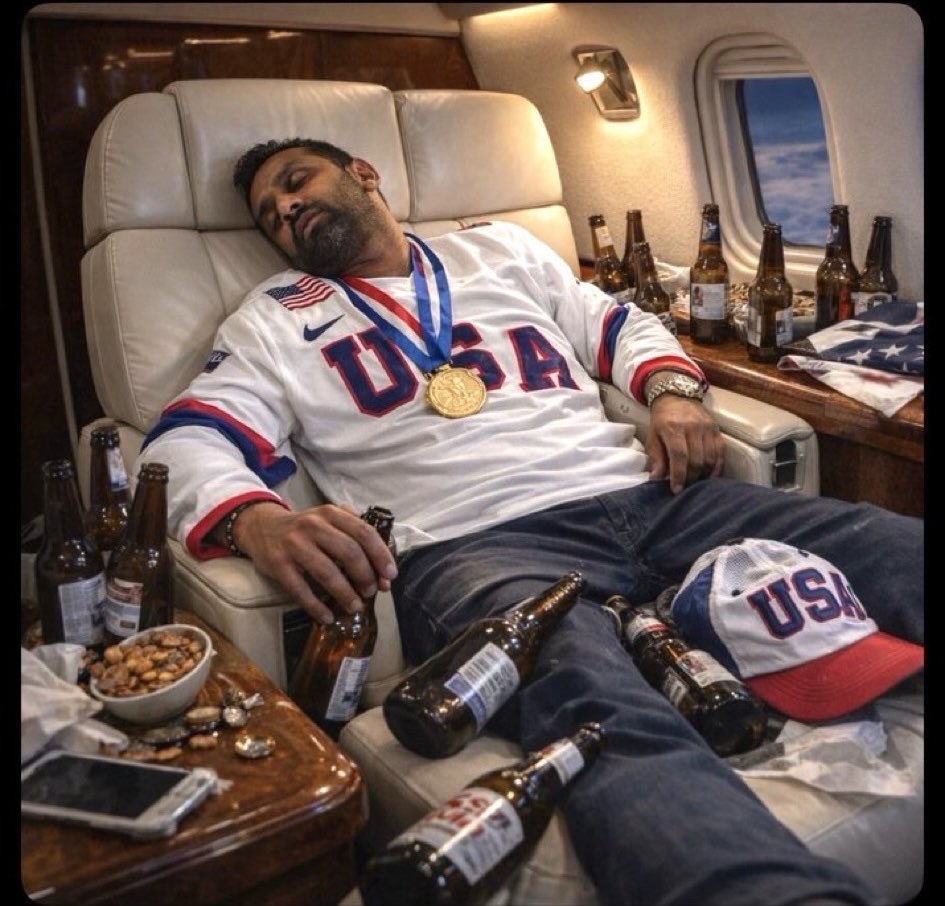 W Smith Ω 🧢 tweet media