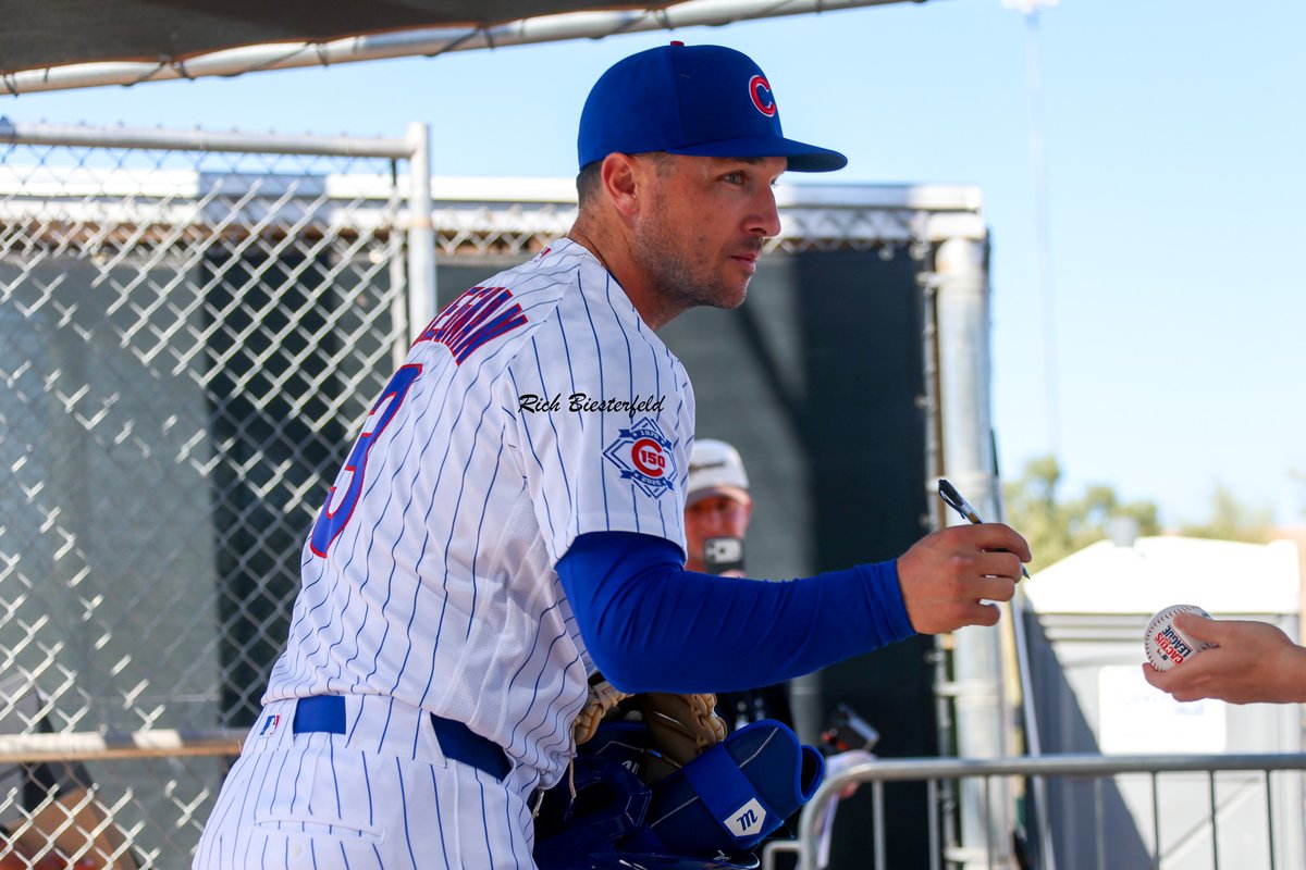 biest22's tweet image. One of the highlights for many Spring Training attendees is getting an autograph from their favorite player. Here we've got @mattboyd48 Carson Kelly and @ABREG_1 making some some fans day! #Cubs #ST2026