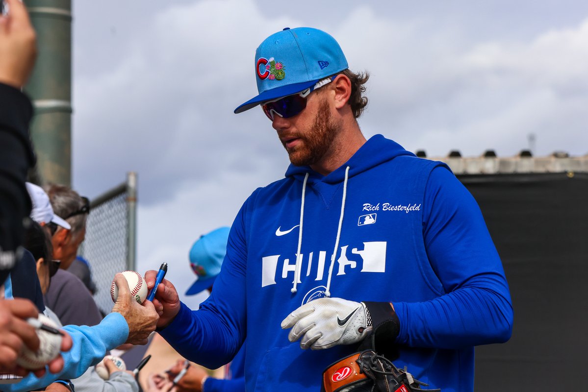 biest22's tweet image. One of the highlights for many Spring Training attendees is getting an autograph from their favorite player. Here we've got @mattboyd48 Carson Kelly and @ABREG_1 making some some fans day! #Cubs #ST2026