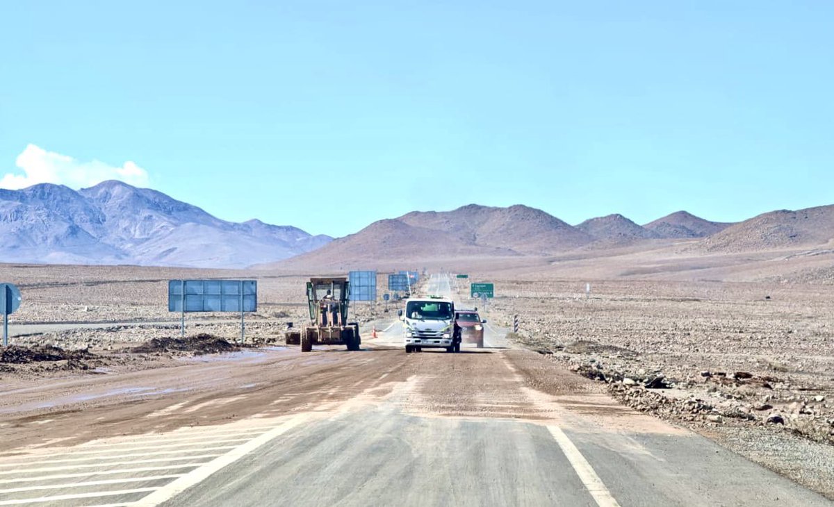 ⭕️ 𝐀𝐜𝐭𝐮𝐚𝐥𝐢𝐳𝐚𝐜𝐢𝐨́𝐧 𝐑𝐮𝐭𝐚 𝐂-𝟏𝟕
☝🏻👷‍♀️La Dirección de Vialidad mantiene labores en la Ruta C-17 para resguardar la conectividad y seguridad de quienes transitan por esta vía.

Entre los km 87 y 66 se registran sectores con afectación en la calzada. Si bien la ruta