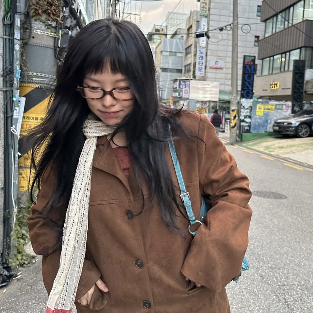 wheein in green yuri.