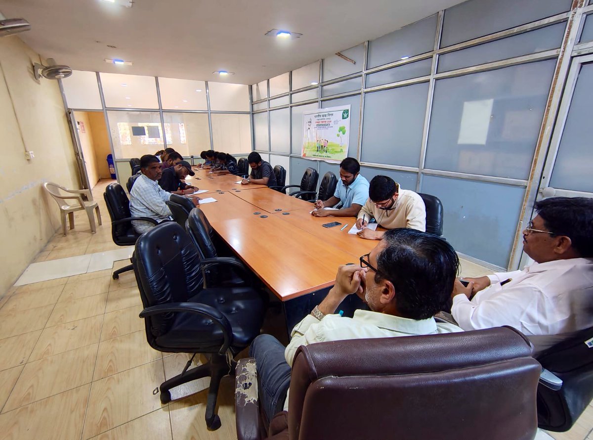 स्वच्छता पखवाड़ा - विशेष सफाई अभियान के अंतर्गत दिनांक 20.02.2026 को भारतीय खाद्य निगम, मंडल कार्यालय मनमाड़ में सतत विकास और अपशिष्ट प्रबंधन विषय पर निवंध लेखन प्रतियोगिता कराई गयी, जिसमे कार्यालय के अधिकारियों एवं कर्मचारियों ने भाग लिया।

<a href="/Fci_maharashtra/">FCI_Maharashtra</a>