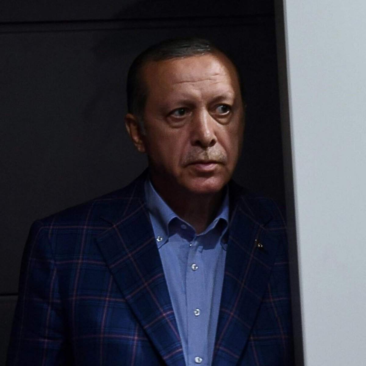 radarrhaber's tweet photo. Cumhurbaşkanlığı seçim anketi:

🔴 Ekrem İmamoğlu %58.07
🟠 Recep Tayyip Erdoğan %41.93 

(GÜNDEM-AR) https://t.co/26pPwVghRy