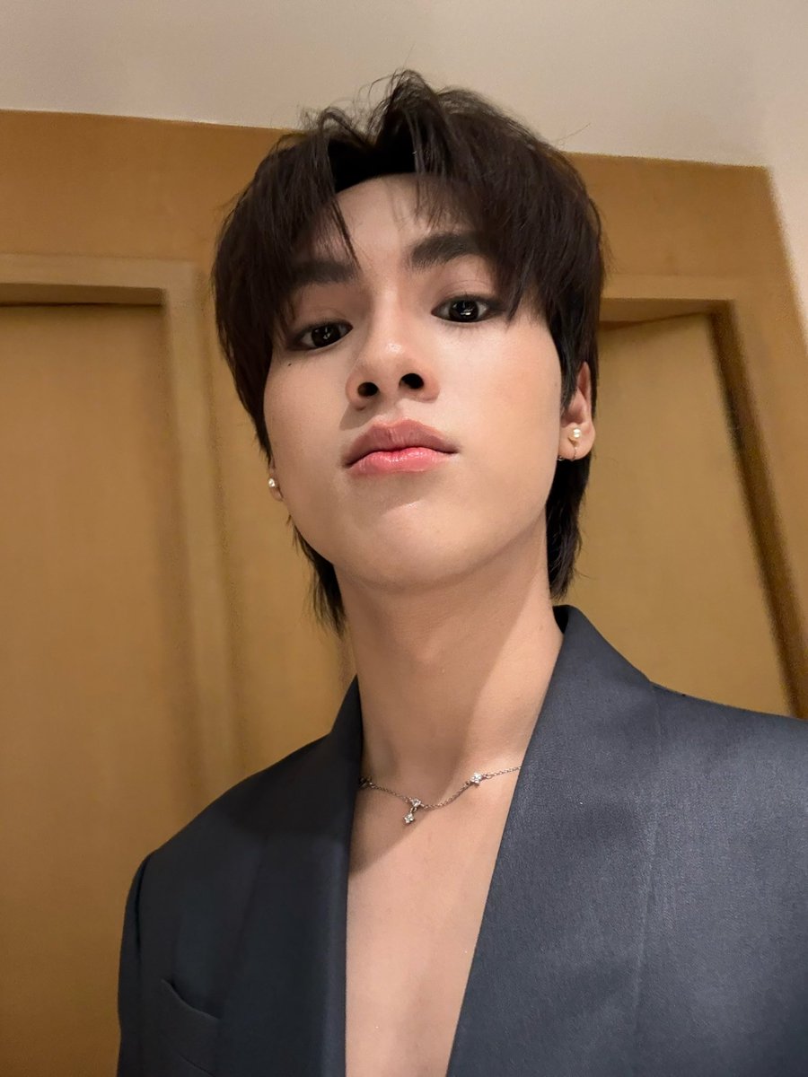 กลับแล้วนะคับ พรุ่งนี้มีสอบเช้าเลยย
 #chira_patt