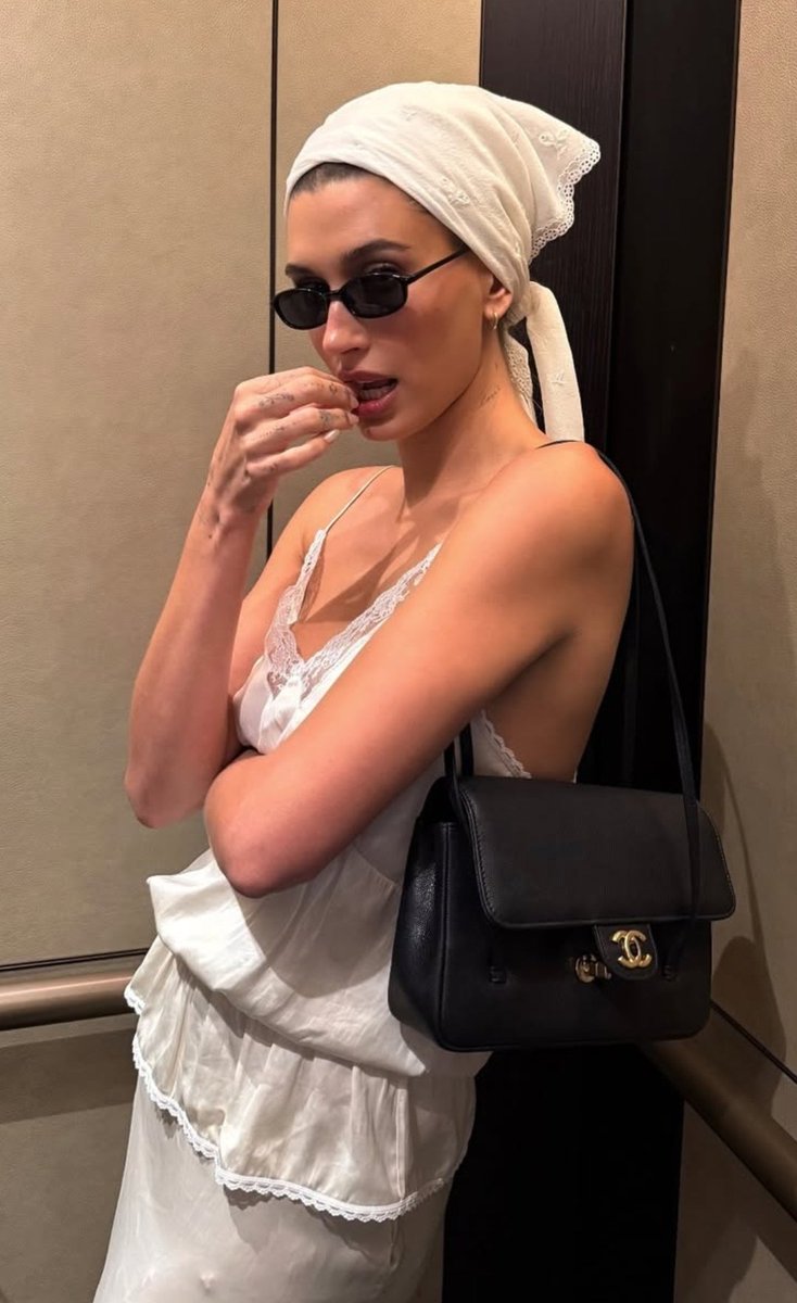 hailey bieber archive tweet media