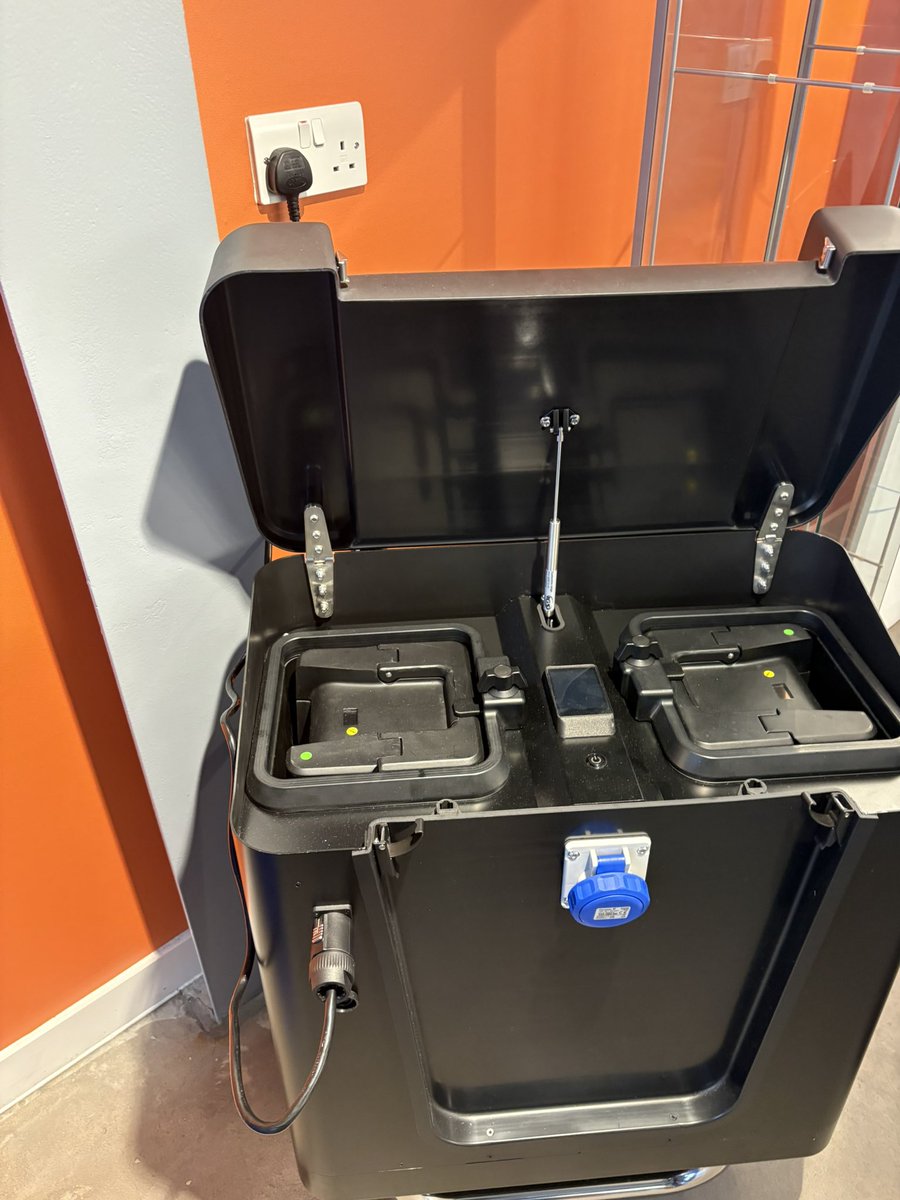 AceOn_Group's tweet image. 4 years on from the invasionour commitment remains clear: the UK stands firmly with #Ukraine 🇺🇦

Through Project #Mettle supplying swappable battery systems to power generators for the Ukraine Red Cross — resilient energy for frontline humanitarian support @FCDOGovUK @innovateuk