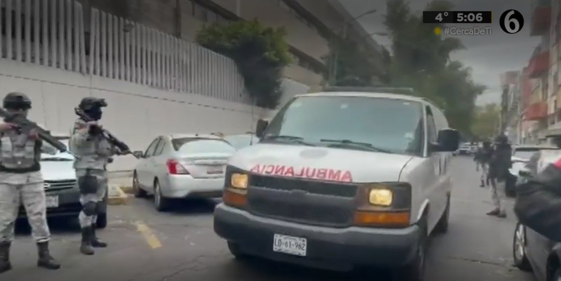 il cadavere di Nemesio Oseguera Cervantes "El Mencho" arriva all'istituto di Medicina legale di Città del Messico.