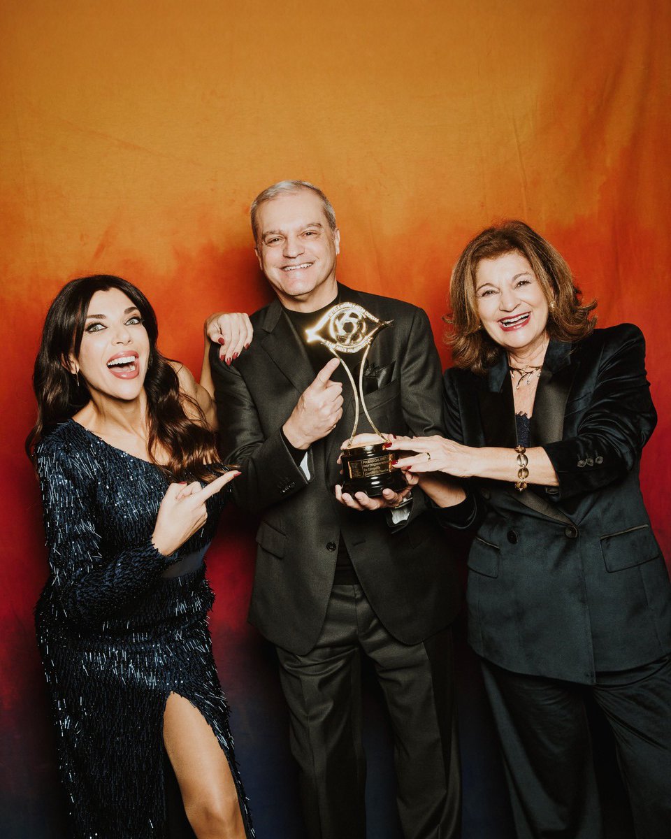 AcademiaTV tweet media