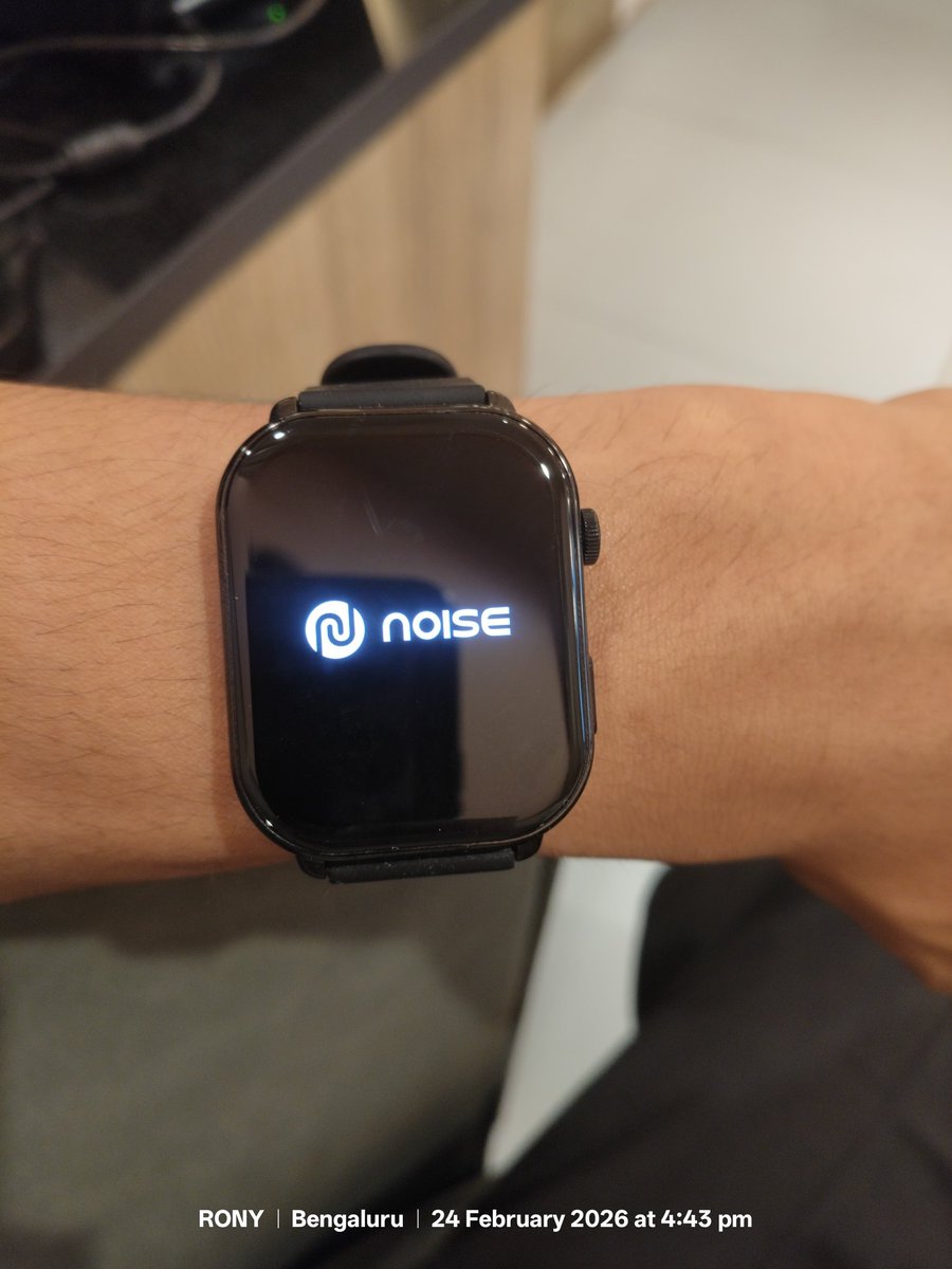 Im_rony1's tweet photo. @GoNoise My NoiseFit Icon 4 (less than 1 month old) entered test mode automatically and now shows invalid QR code. It is not pairing with the app. Please help with replacement.This is not good because I already send 2 mail but you not reply properly both time you rejected. https://t.co/pxVlWiUbhq