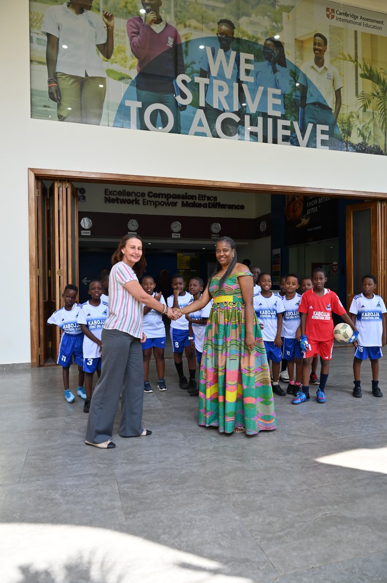 KabojjaSchool's tweet photo. We deeply value our parent community.
A big thank you to Ms. Irene Lukaya (Year 4 Parent) for donating a full football jersey set to our U9 Boys Team!
Your generosity strengthens our school spirit.
#TheFutureIsOursToCreate https://t.co/KQGjkPMMqP