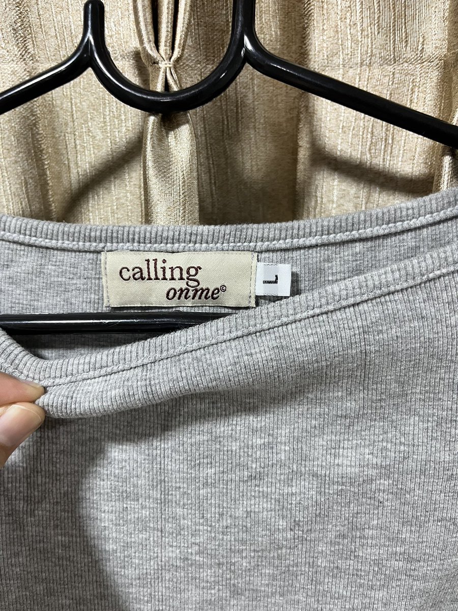 butysincetim's tweet photo. ส่งต่อ callingonme เสื้อคอปาด size L อก 35-40 เทาผ้าร่อง ใส่ครั้งเดียว ไม่มีตำหนิ ปล่อย 150฿ รวมส่ง #callingonme #stylist_shop #bemingbkk #ส่งต่อเสื้อผ้ามือสอง #เสื้อผ้ามือสองราคาถูก #เสื้อผ้าสาวอวบ #ส่งต่อstylistshop #cintage #โล้ะตู้เสื้อผ้า https://t.co/hS8bVioHp4