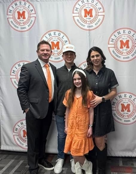 Mineola High School - Mineola, Texas tweet media