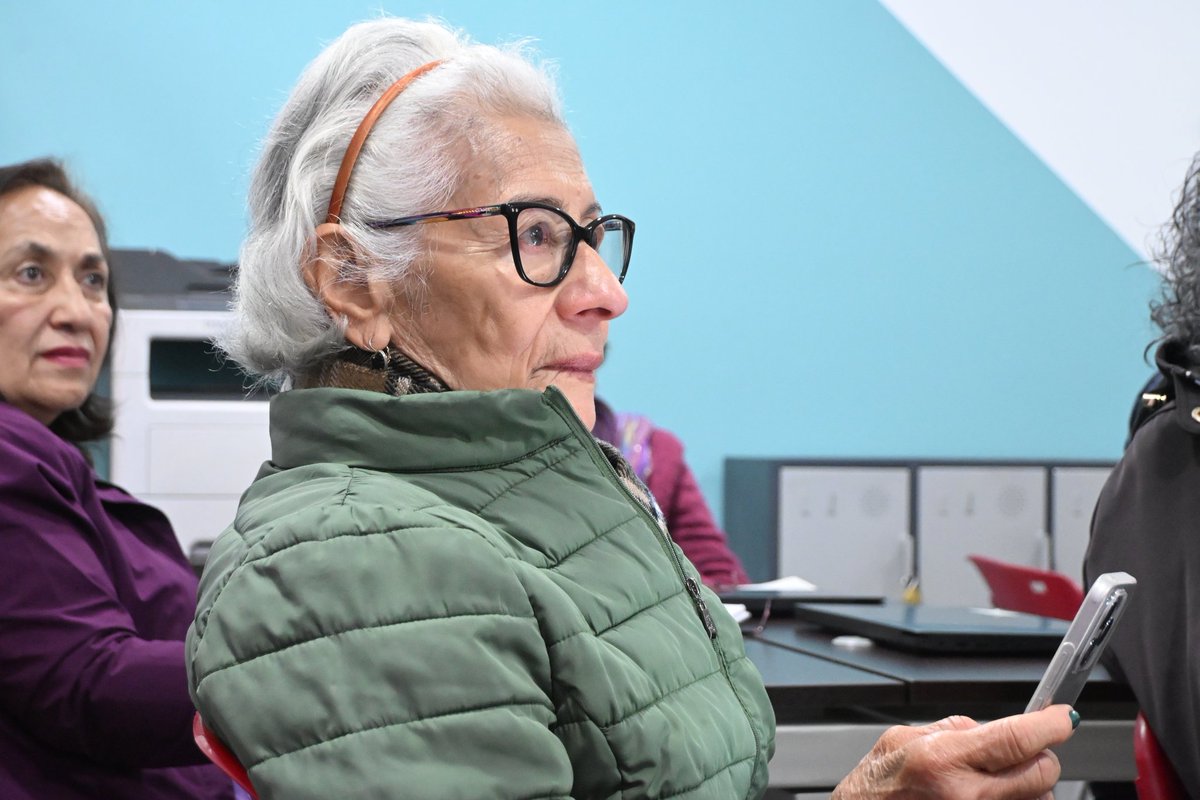secredistmujer's tweet image. Hoy celebramos la reapertura del Centro de Inclusión Digital (CID) en la #CIOM de Chapinero 🏠✨, un espacio comunitario creado para reducir la brecha digital y garantizar que las mujeres puedan aprender y usar la tecnología para fortalecer su autonomía económica y personal.