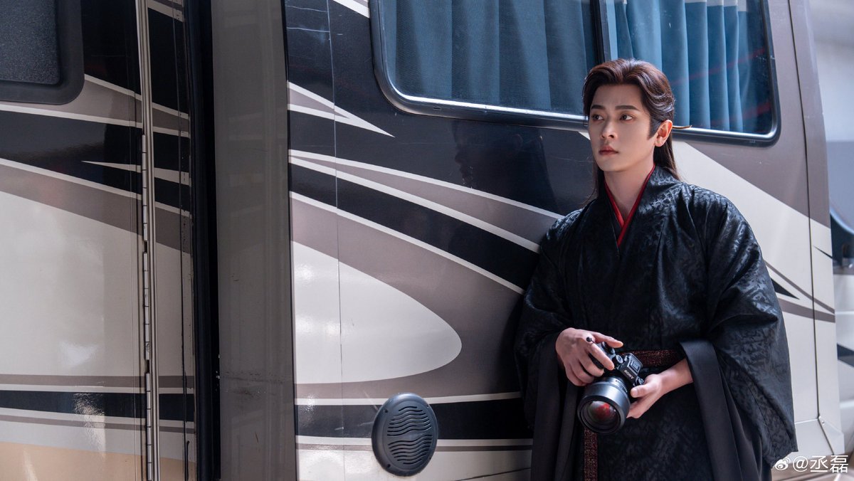 #ChengLei shares old snaps from filming #HowDareYou

More - weibo.com/1564082770/526…