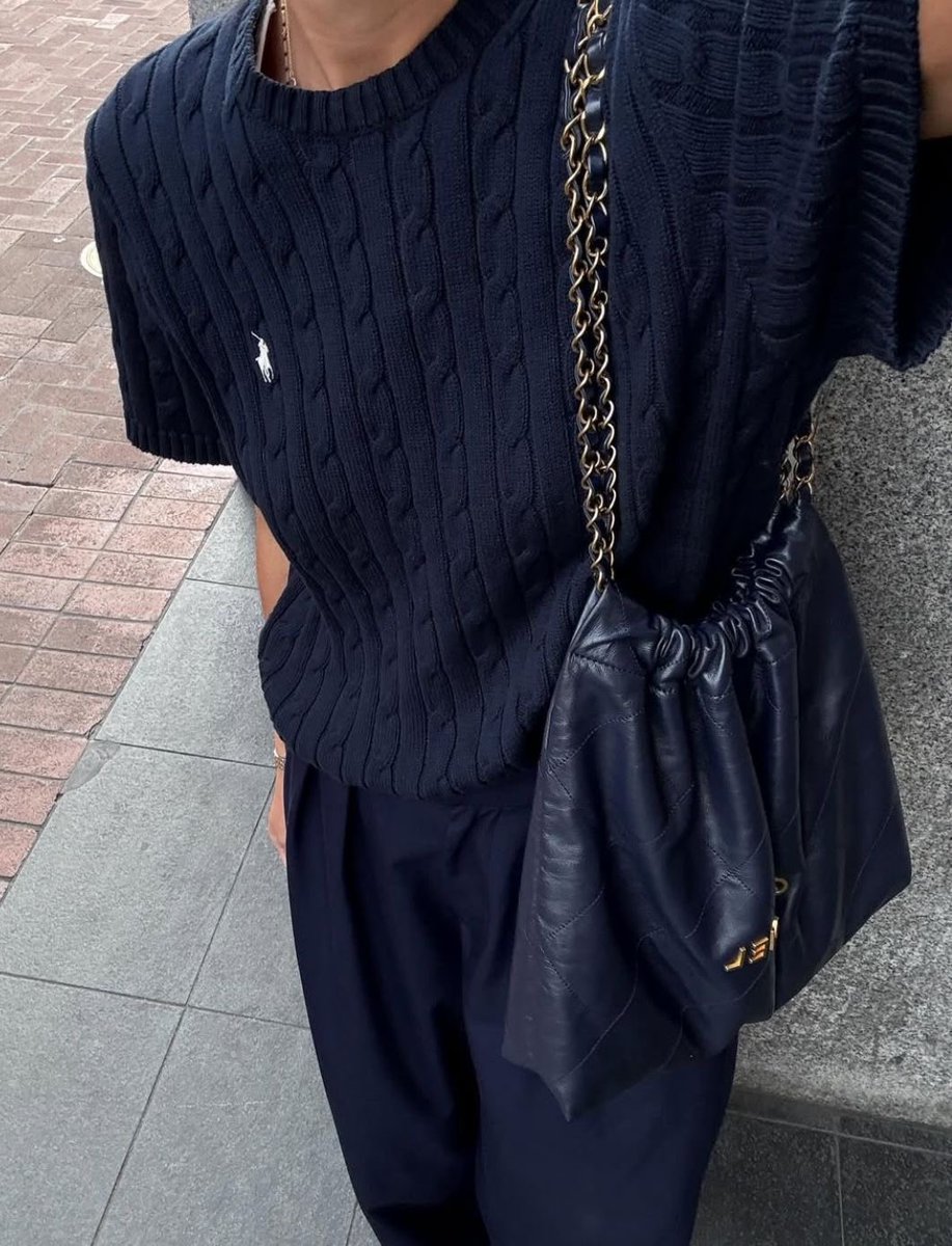 classyladylife's tweet photo. navy blue. https://t.co/LYSkzFqcEU