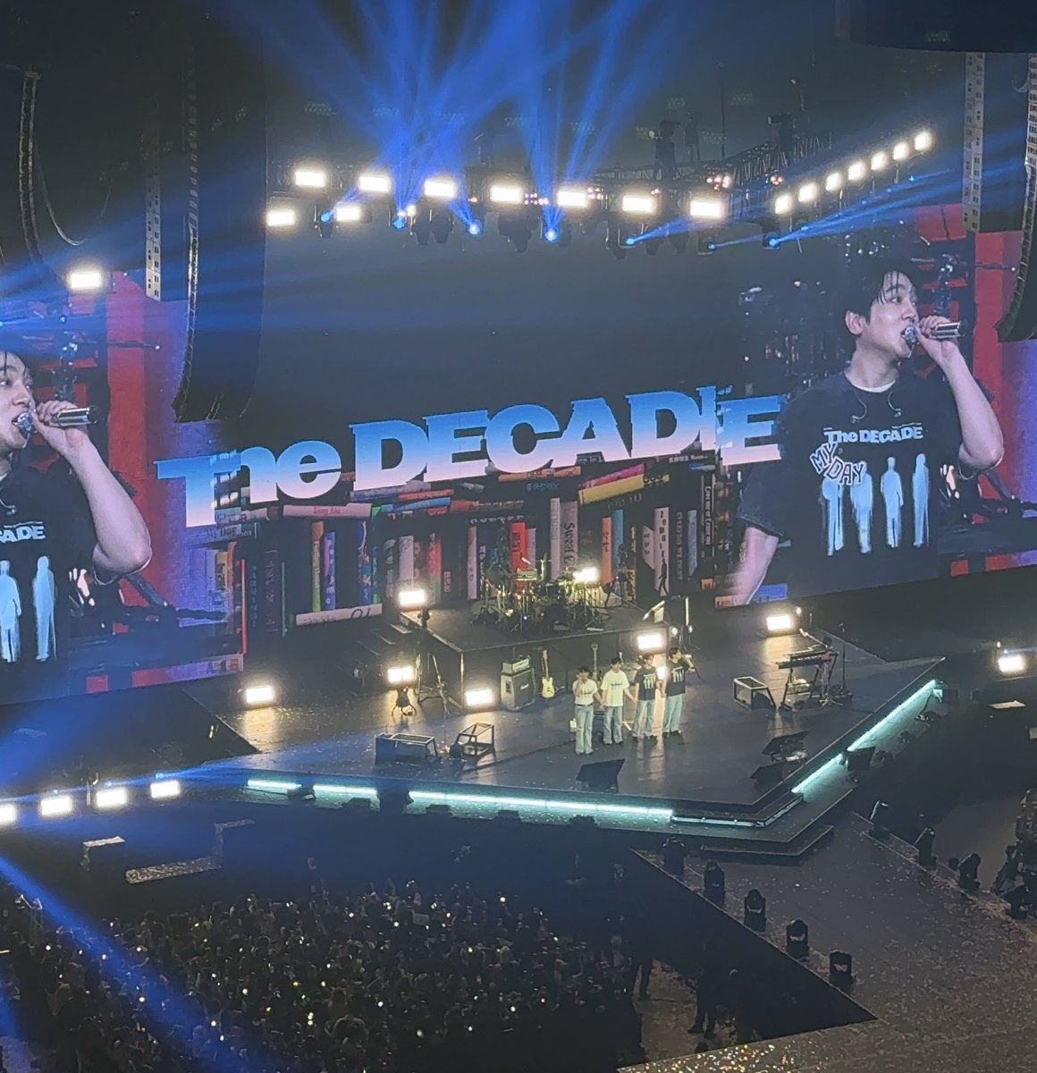 sngjnpiri's tweet photo. a month since the decade in manila and i’d relive it in a heartbeat 🫶🏻 imy @day6official 🐻🦊🐰🐶 #TheDECADEinManila https://t.co/KvEeSBLwBh