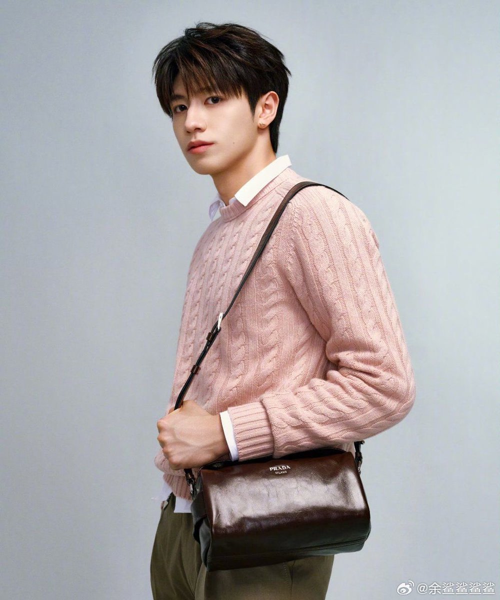 zhuzhixinth's tweet image. 📢 𝑇𝑅𝐸𝑁𝐷𝐼𝑁𝐺 𝐴𝑁𝑁𝑂𝑈𝑁𝐶𝐸𝑀𝐸𝑁𝑇 

​🗓 26 ก.พ. นี้ | 8 PM (🇹🇭)

ก้าวสำคัญของจูจื้อซินและวง TOP ใน Prada 2026 Womenswear Fashion Show 💫 ชวน Angle &amp;amp; Butterfly ร่วม Party Hashtag

Keyword: TOP X PRADA IN MFW
Hashtag: #TransfOrmProject #ZhuZhixin #PradaFW26
Tag : @Prada