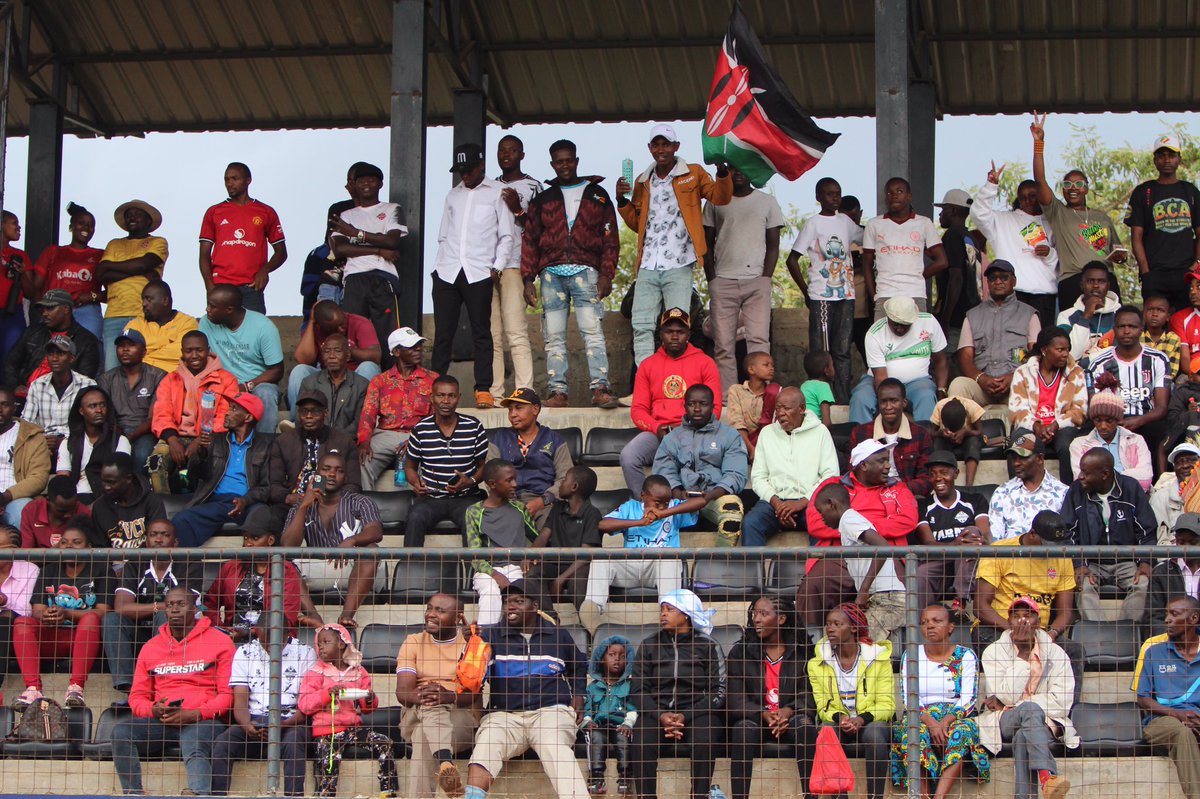 📸| 12TH MAN
You run the Fanbase streets. Loud, proud and unstoppable.
Every single step is powered by you 🐝🐝
Kabati YOUTH Russia fanbase 🐝❤️

#FootballKE