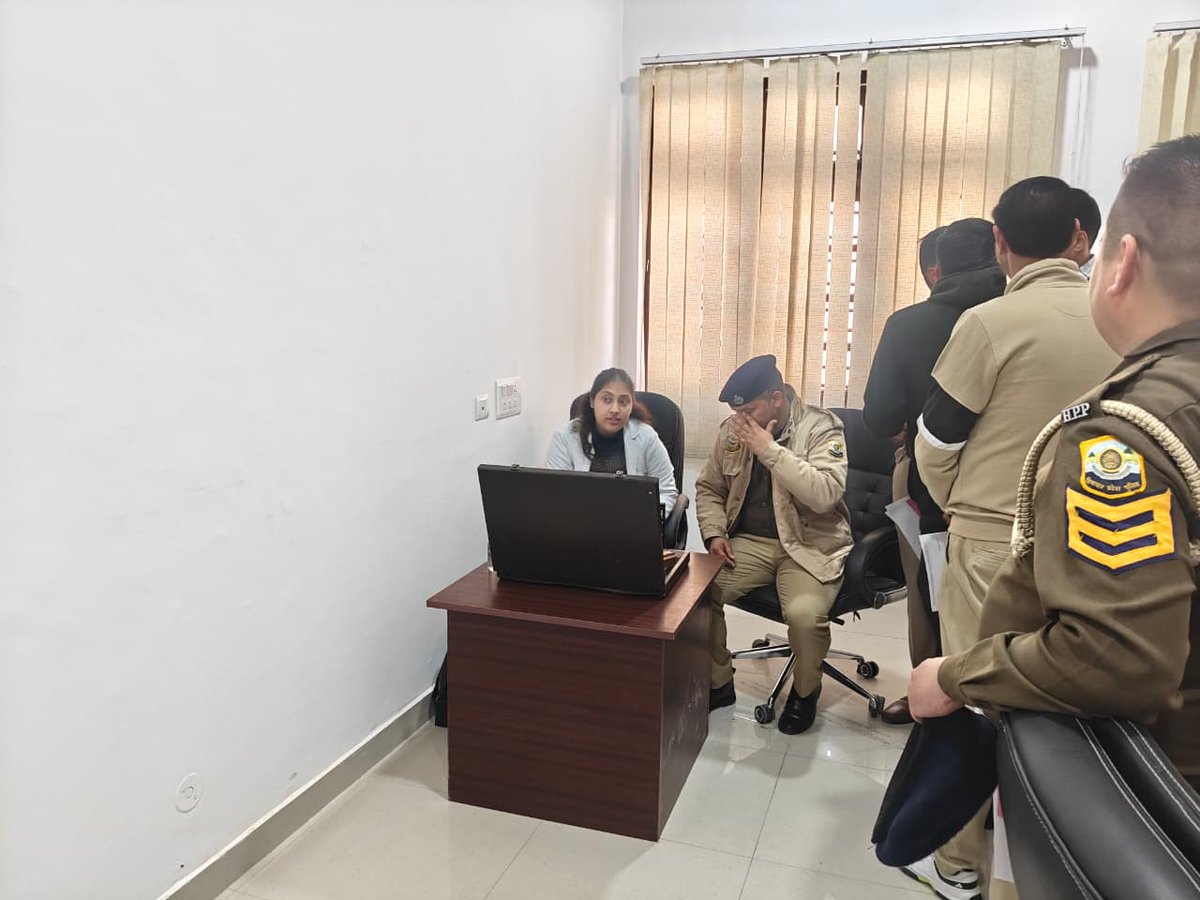 24.02.2026 को पुलिस अधीक्षक कार्यालय, बिलासपुर में नेत्र जांच शिविर आयोजित किया गया।
Rainbow Multi Specialty Hospital Ghumarwin की टीम द्वारा 159 अधिकारियों/कर्मचारियों (125 पुलिस + 34 अन्य) का परीक्षण किया गया।
#BilaspurPolice