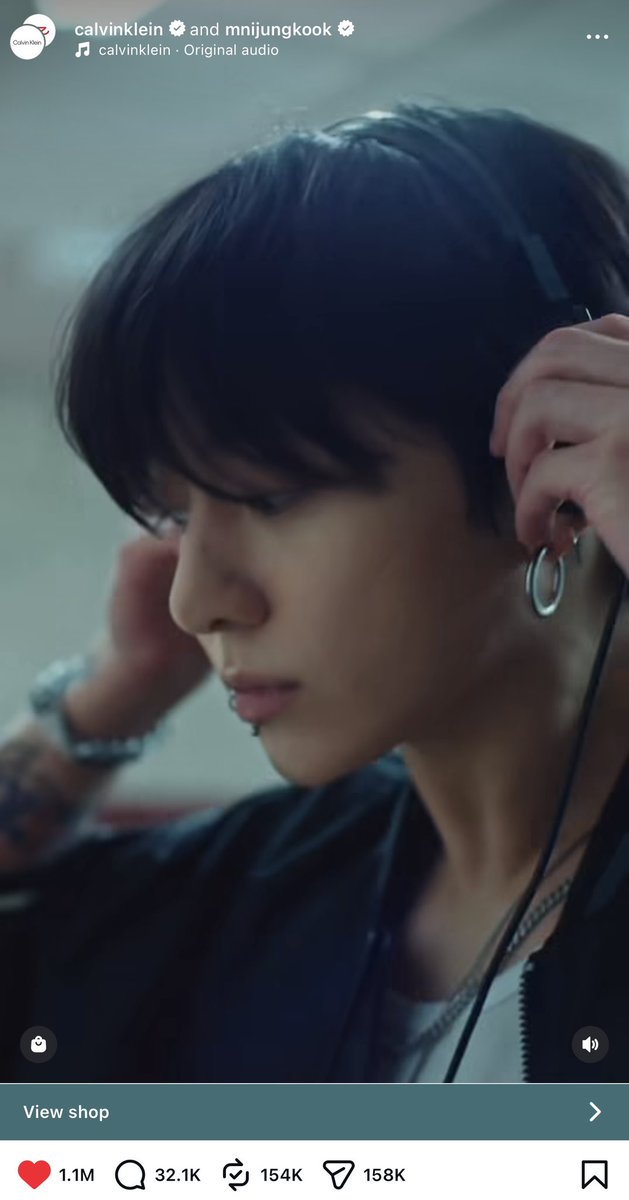 Jungkook has shared his first post on his Instagram, a joint post with Calvin Klein!

• instagram.com/reel/DVJHURojp…