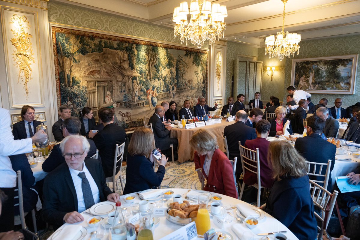 Éléonore Caroit tweet media