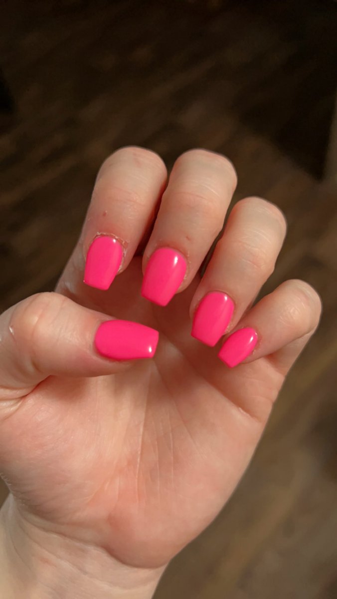 I really need my nails done...💅🏻 
Where's my mani/pedi sub?