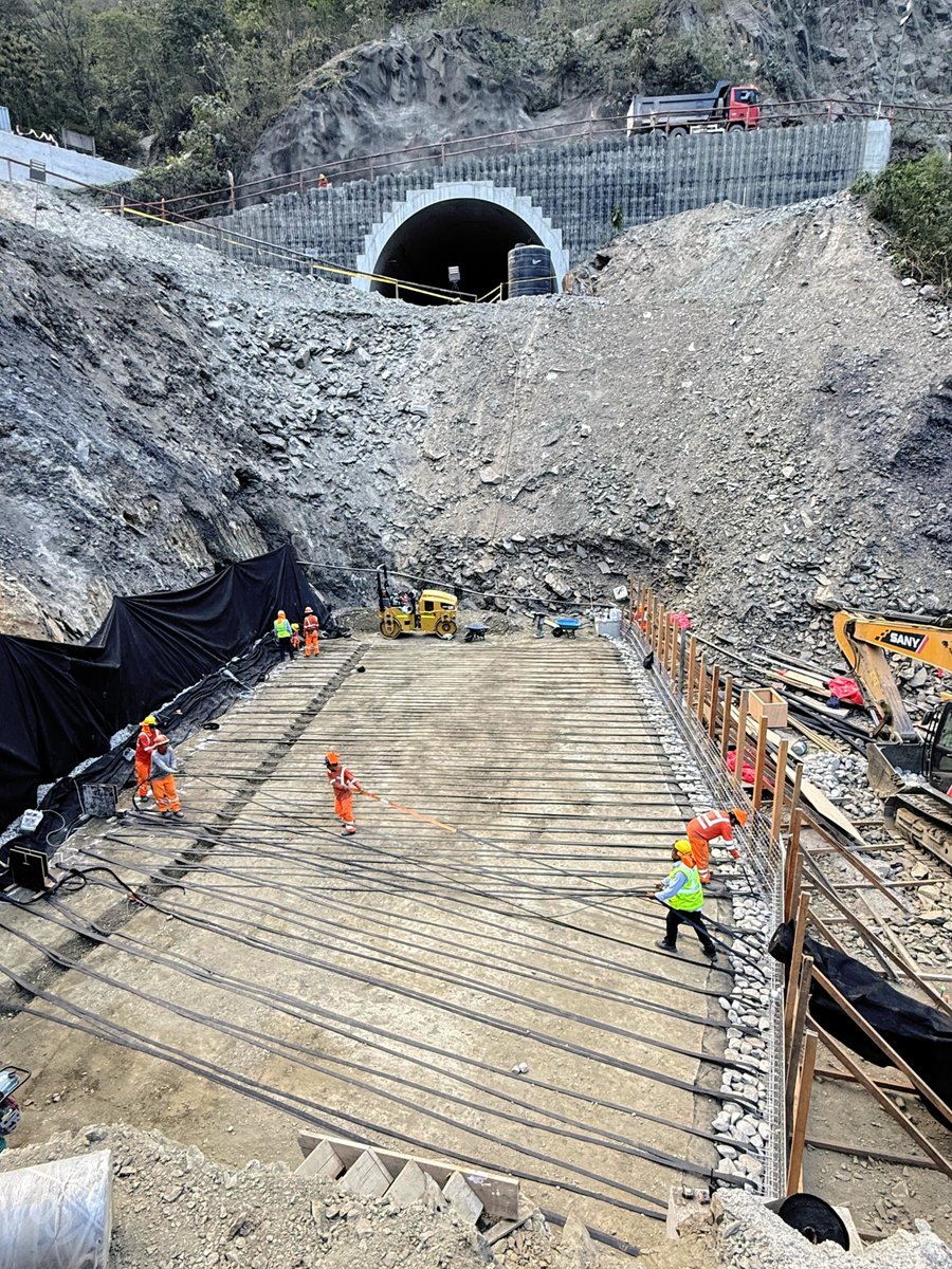 geoquest_group's tweet photo. ⛰️ The Santa María – Santa Teresa – Puente Hidroeléctrica Machu Picchu Road project is a key infrastructure development in the Cusco region of Peru.

🔗 Discover our team’s work on this project: https://t.co/SO43ScM8a3

#ReinforcedEarth #Retain #BuildBetterTogether https://t.co/EpUhuEjVXJ