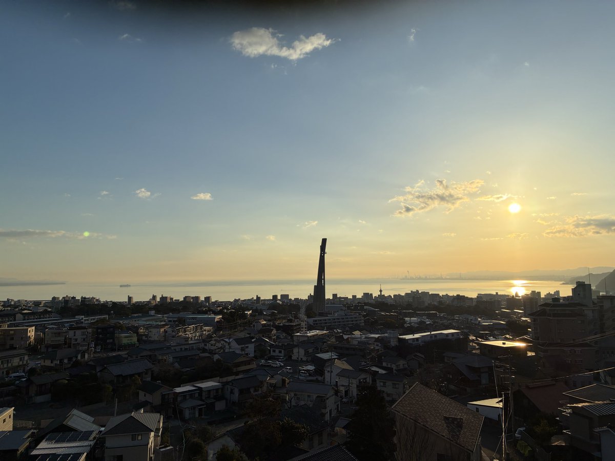 TM29260067's tweet photo. 20日　休み
21日　9kmjog（4'16） 途中3'15/km
22日　7.77kmjog（5'15）
23日　25分jog（4'49）
24日　50分jog（4'50）

土曜日に1kmだけ全力で走って3分15秒かかってしまった

3連休は旅行で遊んだので練習してない割に疲労が溜まった

本日は疲労抜きの感覚で10kmjog
雨の中走れてよかった https://t.co/ZKJQAzj2NV