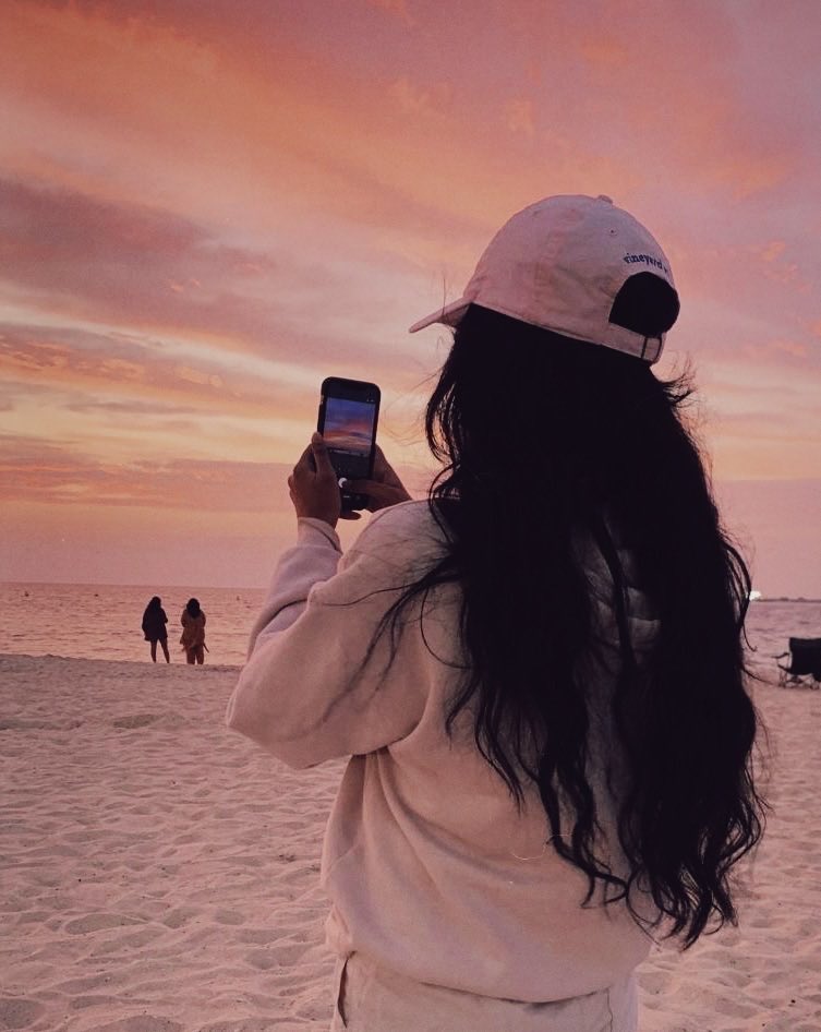 byvivarmaa's tweet photo. Joined X and launched @khaaloapp to help early stage consumer tech startups and CPG brands go from invisible to discoverable in AI search. 

Built my community hosting events in NYC, Boston, and Dubai before launching. Let me know if anyone has questions!

#startup #founder https://t.co/VvvzQ3Iodr