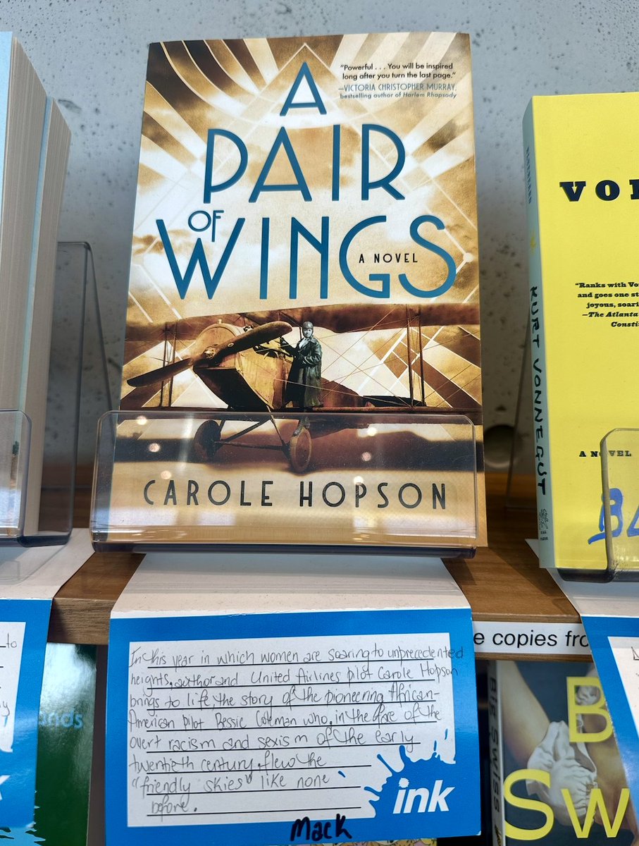 Newark Terminal A ⭐️⭐️⭐️⭐️⭐️ tweet media