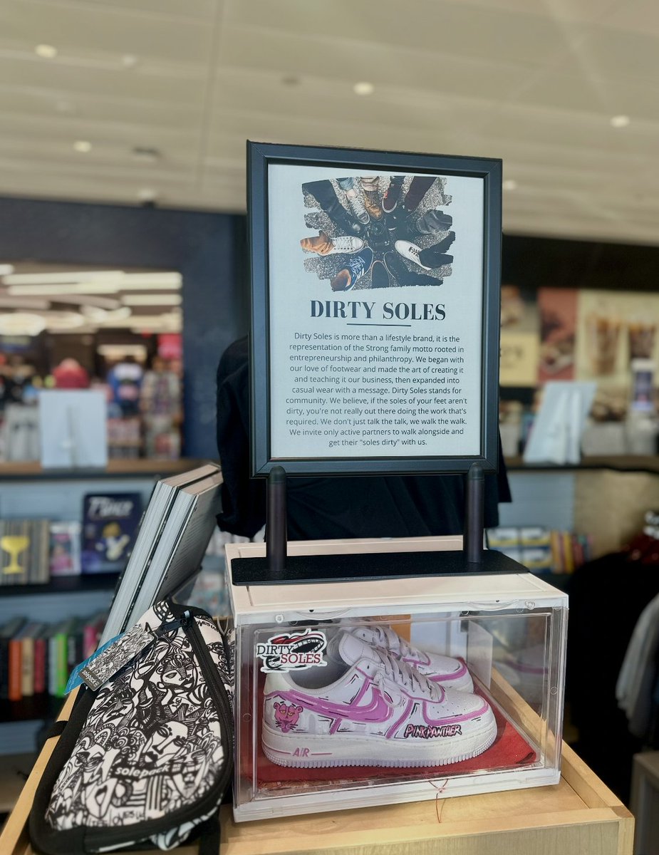 Newark Terminal A ⭐️⭐️⭐️⭐️⭐️ tweet media