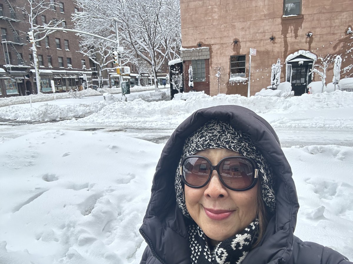 昨日の雪のVillage。今日は青空ですが気温が低い朝は融けてないです