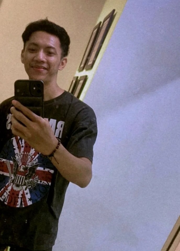 Mungkin sejenak dapat aku lupakan,dengan minuman keras yang saat ini ku genggam#sad