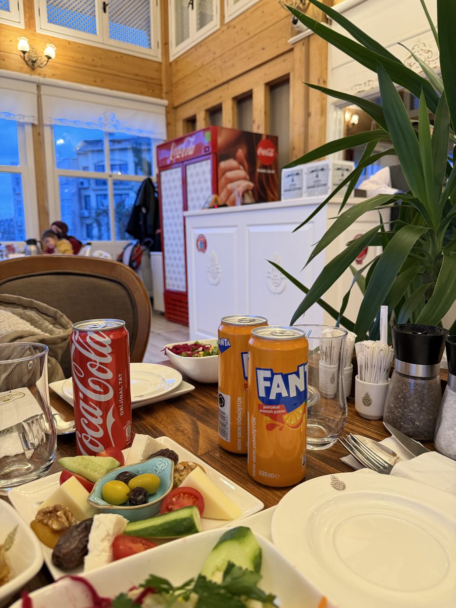 Bunca meseleye rağmen İbb sosyal tesisler hala coca cola ürünlerinden vazgeçmiyor. Üstelik alternatif de sunmuyor.
İftar sofrasında bu olamaz..
<a href="/SosyalTesisler/">İBB Sosyal Tesisleri</a> <a href="/IBBcozummerkezi/">İBB Çözüm Merkezi</a>