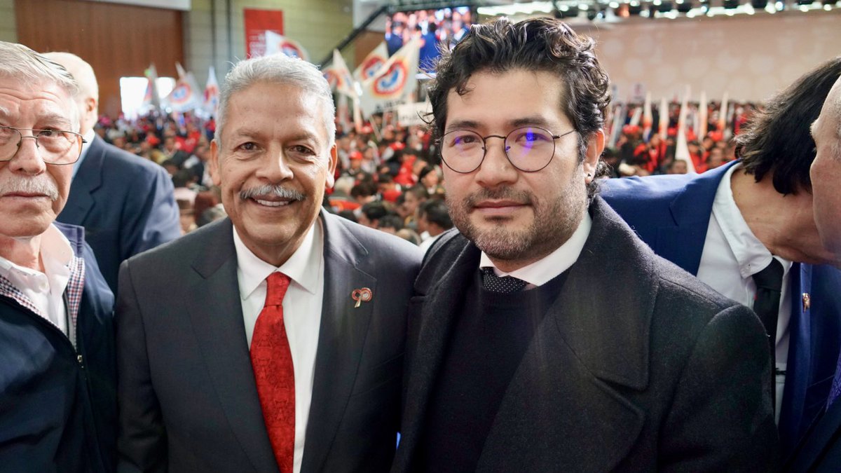 El Secretario <a href="/marathb/">Marath Bolaños</a> participó en el 90 Aniversario y en el XVII Congreso Nacional Ordinario de la <a href="/CTM_MX/">CTM Nacional</a>. 

Felicitamos y deseamos mucho éxito a <a href="/tereso_medina/">Tereso Medina</a> por su nombramiento como Secretario General. 

¡Seguimos adelante en favor de las y los trabajadores!