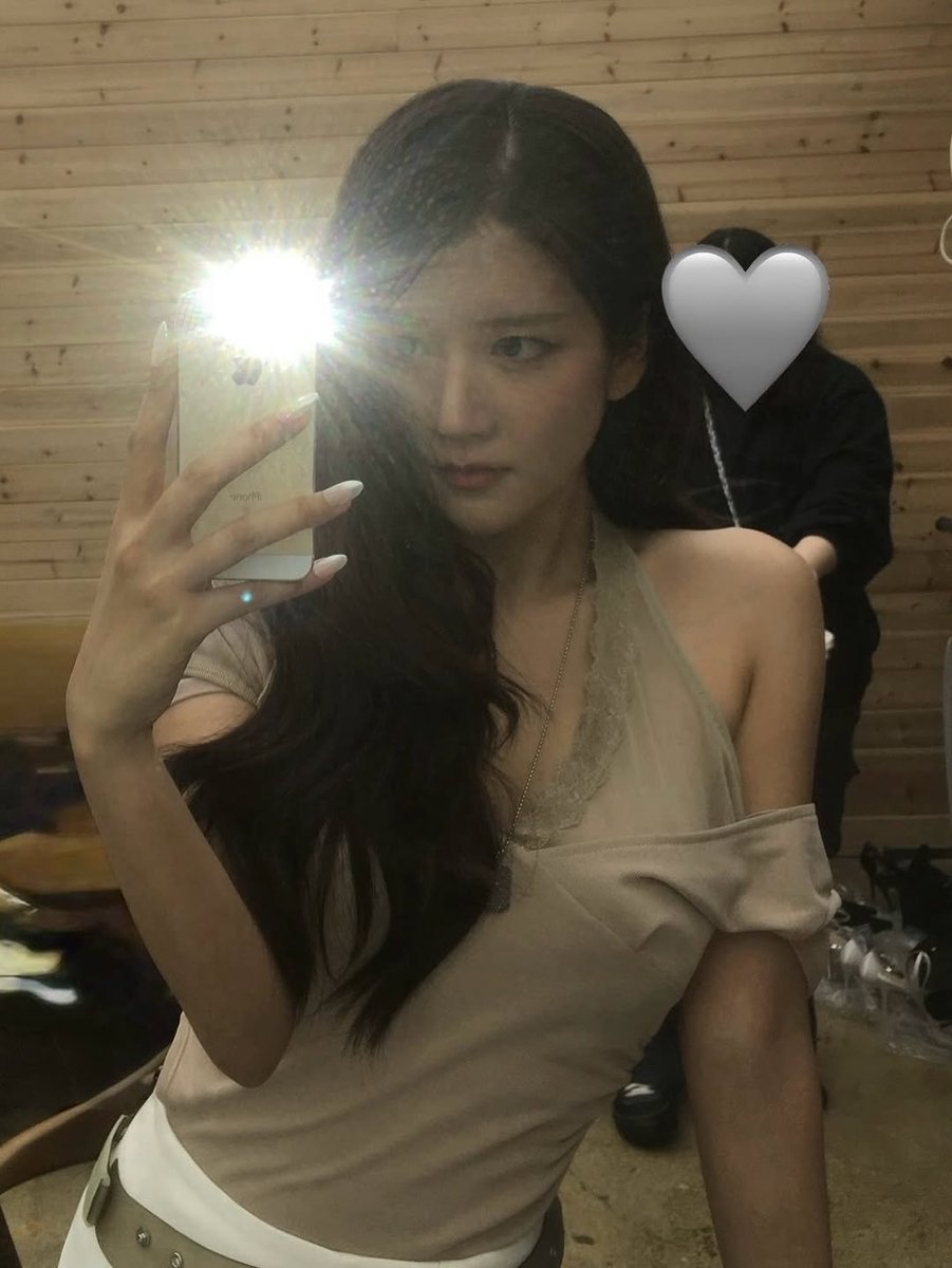 wujuchu's tweet photo. Ten years have passed like petals carried by the wind. To WJSN, thank you for a decade of stardust, memories, and light. May our constellations keep shining together, softly and endlessly. https://t.co/WlSOKAJYBZ
