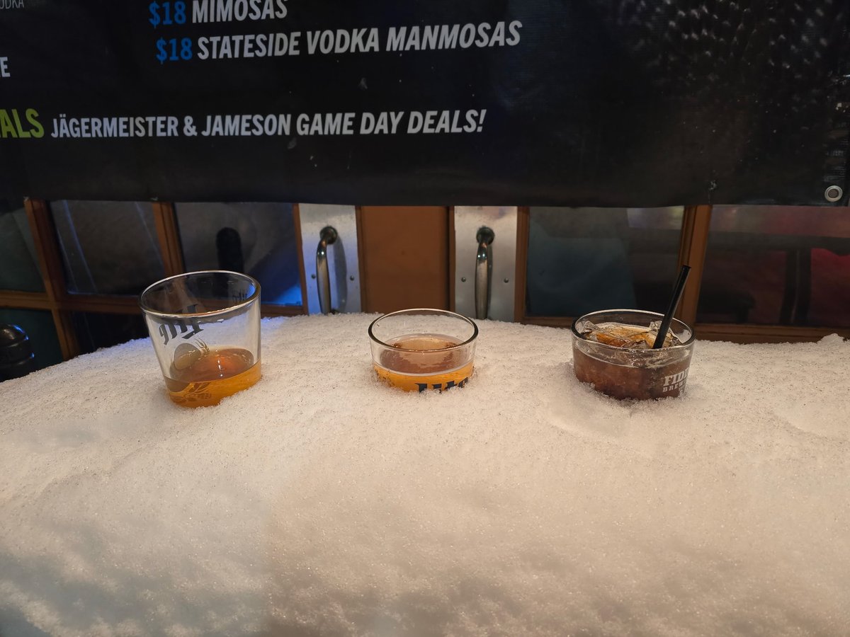 thealehouse1034's tweet image. Your butt cheeks is warm and our drinks are cold.

11th &amp;amp; Willow
#Hoboken
#dogfriendly🐶#freepool🎱#shuffleboard🥏#darts🎯popcorn🍿trivianight🤔BAR💡