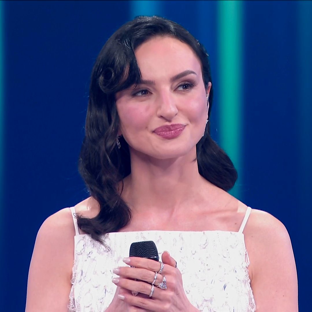 arisa con sta canzone è letteralmente biancaneve che canta agli uccellini