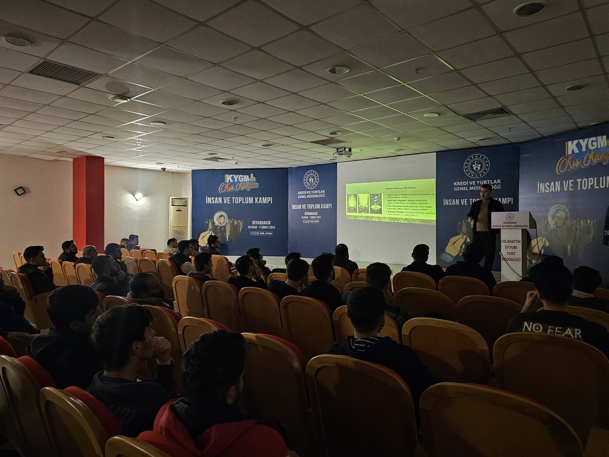 📌 Selahattin Eyyubi Yurdu
Yurt Müdürlüğümüzde Dicle Üniversitesi Öğretim üyesi Prof. Dr. Erhan PİŞKİN’in anlatımlarıyla "Matematiğin Penceresinde Yaratılış” konulu hasbihal programı düzenlendi.